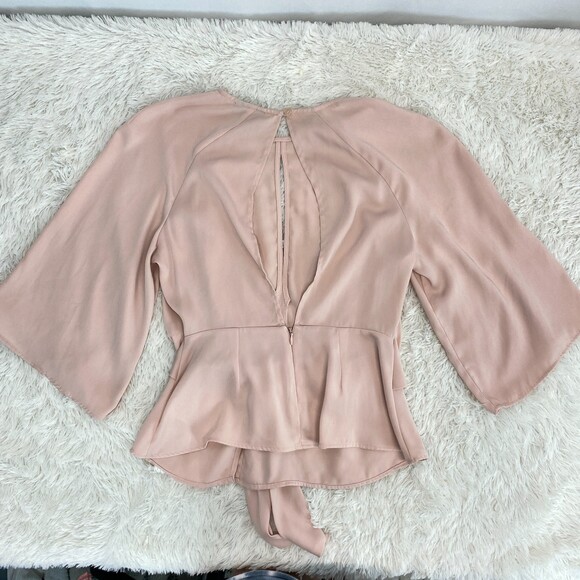 TOPSHOP Light Pink Keyhole Cut Out Open Back 3/4 Wide Sleeve Blouse Size 2 - Picture 4 of 11